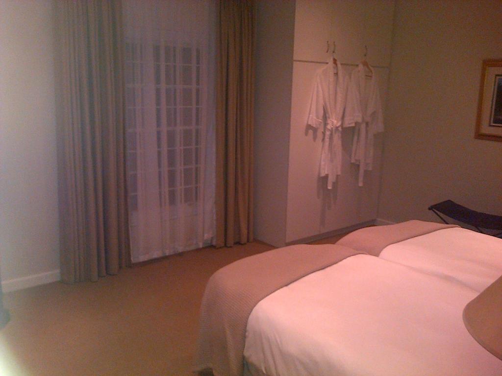 Nautilus Guest House เฮอร์มานุส ภายนอก รูปภาพ