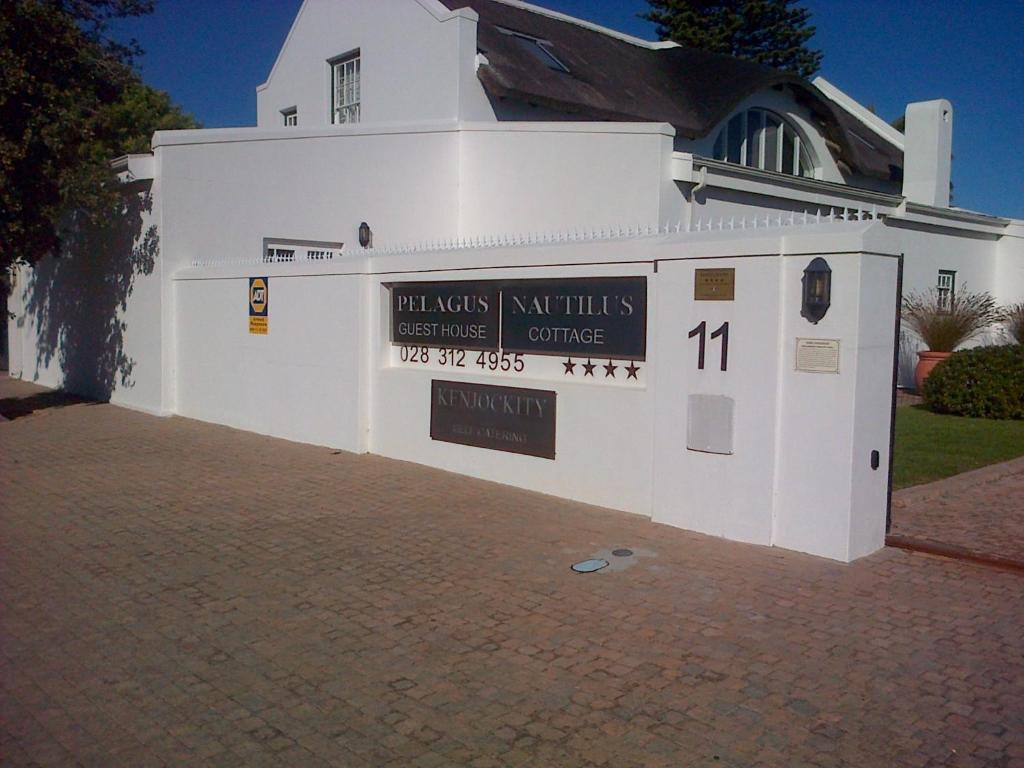 Nautilus Guest House เฮอร์มานุส ภายนอก รูปภาพ