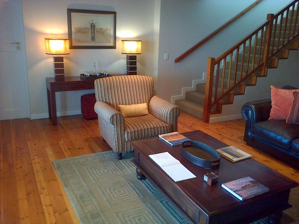 Nautilus Guest House เฮอร์มานุส ภายนอก รูปภาพ